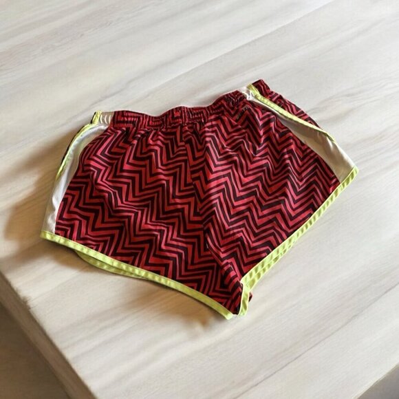 NIKE TEMPO DRI-FIT WOMENS RUNNING SHORTS - Picture 2 of 5